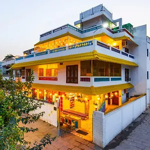 Gostops Lite , Varanasi India